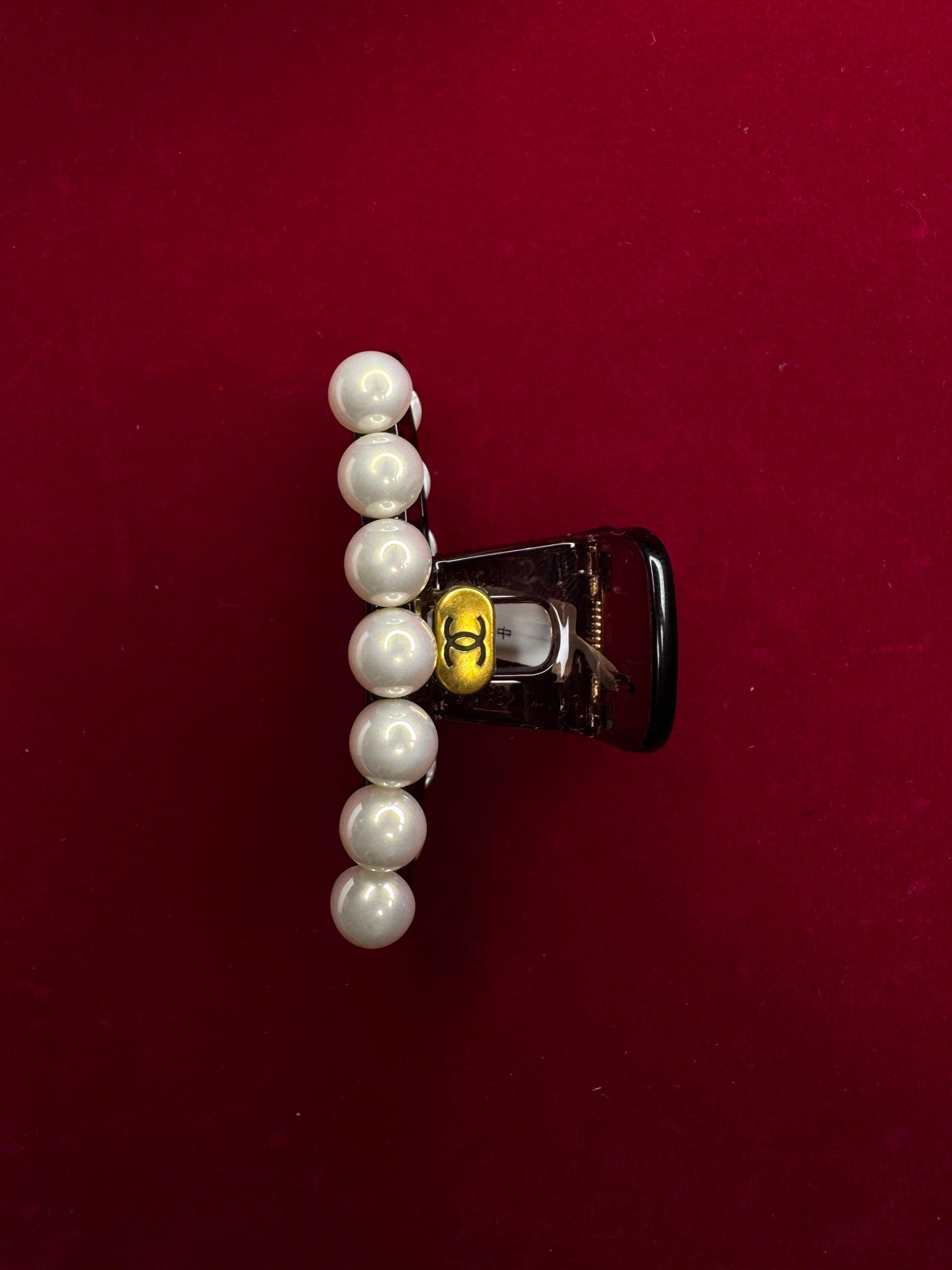 Chanel White Pearl Hair Clutcher – Iconic Luxury