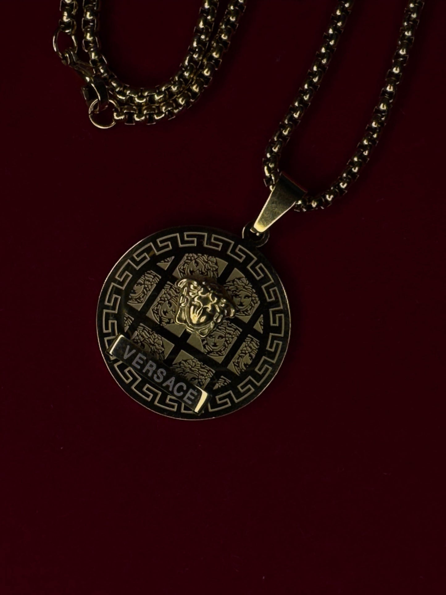 Versace 500mg Gold Coated Locket Chain – Luxury Anti-Tarnish Finish