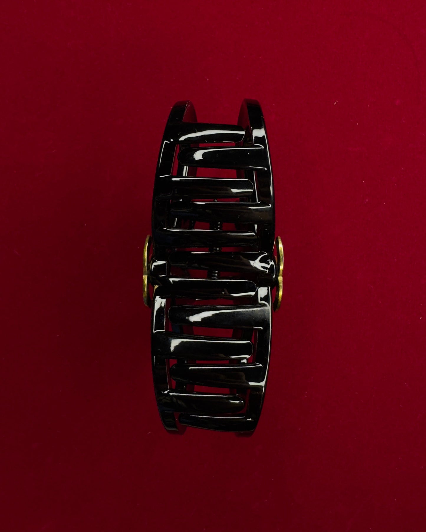 Chanel Hair Clutcher – Classic Parisian Elegance
