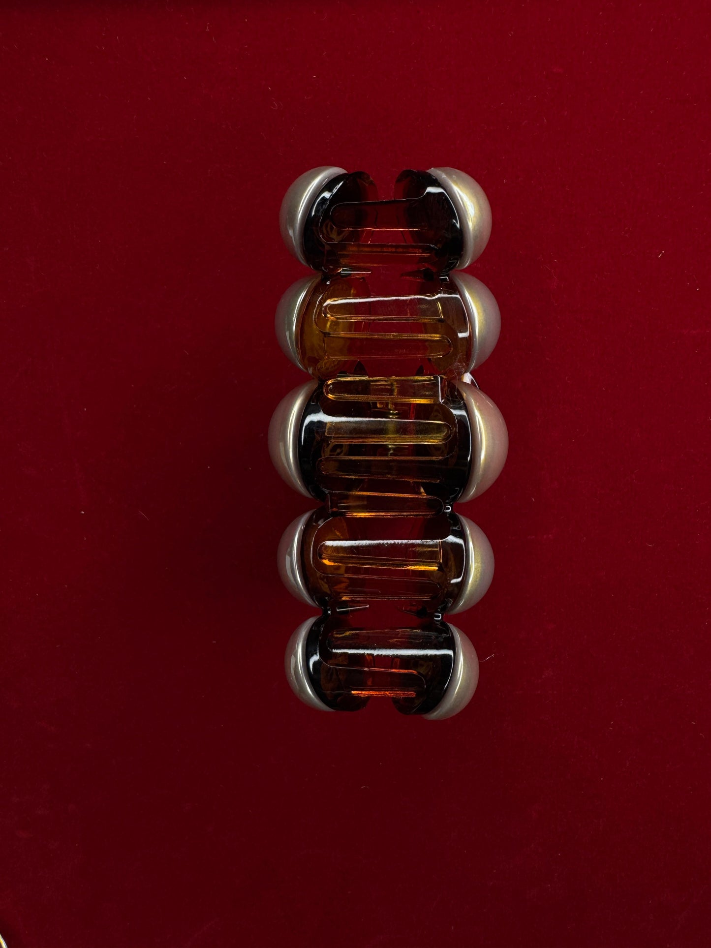 Pearl Luxury Hair Clutcher – Elegant & Timeless